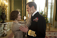 Colin Firth ako kráľ Juraj VI a Helena Bonham Casterová ako kráľovná Alžbera v biografickej dráme Kráľova reč (King's Speech, 2010)