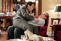 Paul Rudd ako George a Jack Nicholson ako Charles v romantickej komédii Ako vieš (How Do You Know, 2010)