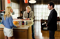 Reese Witherspoon ako Lisa, Owen Wilson ako Matty a Paul Rudd ako George v romantickej komédii Ako vieš (How Do You Know, 2010)