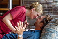 Julia Roberts ako Liz Gilbert a Javier Bardem ako Felipe vo filme Jedz, modli sa a pracuj (Eat, pray, love)