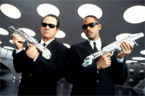 Tommy Lee Jones a Will Smith sa objavia v treťom pokračovaní série Muži v čiernom (Men in Black 3)